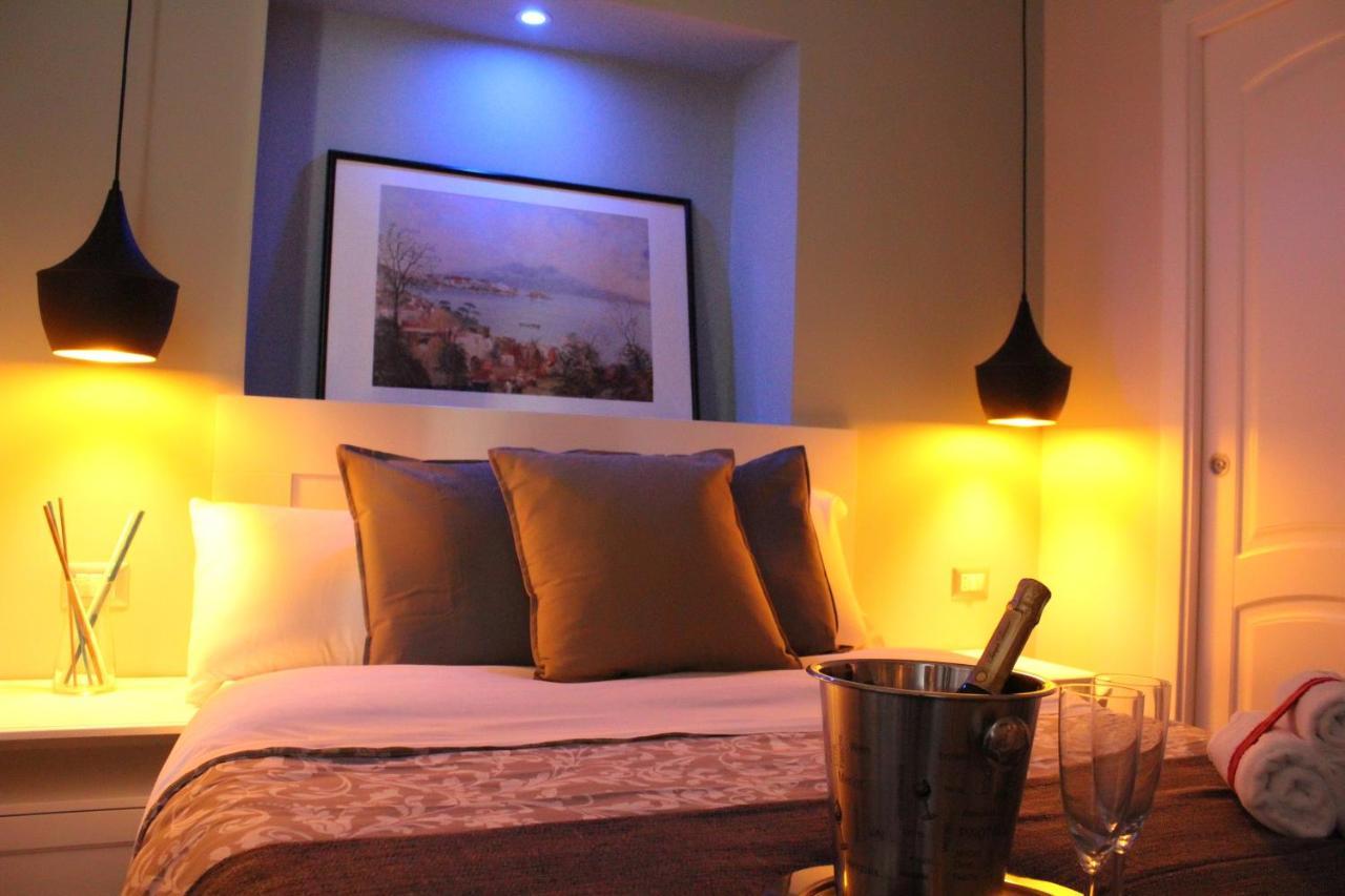 Bed and Breakfast Residenza La Scala Napoli Esterno foto