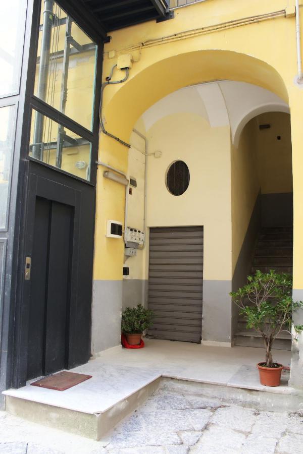 Bed and Breakfast Residenza La Scala Napoli Esterno foto