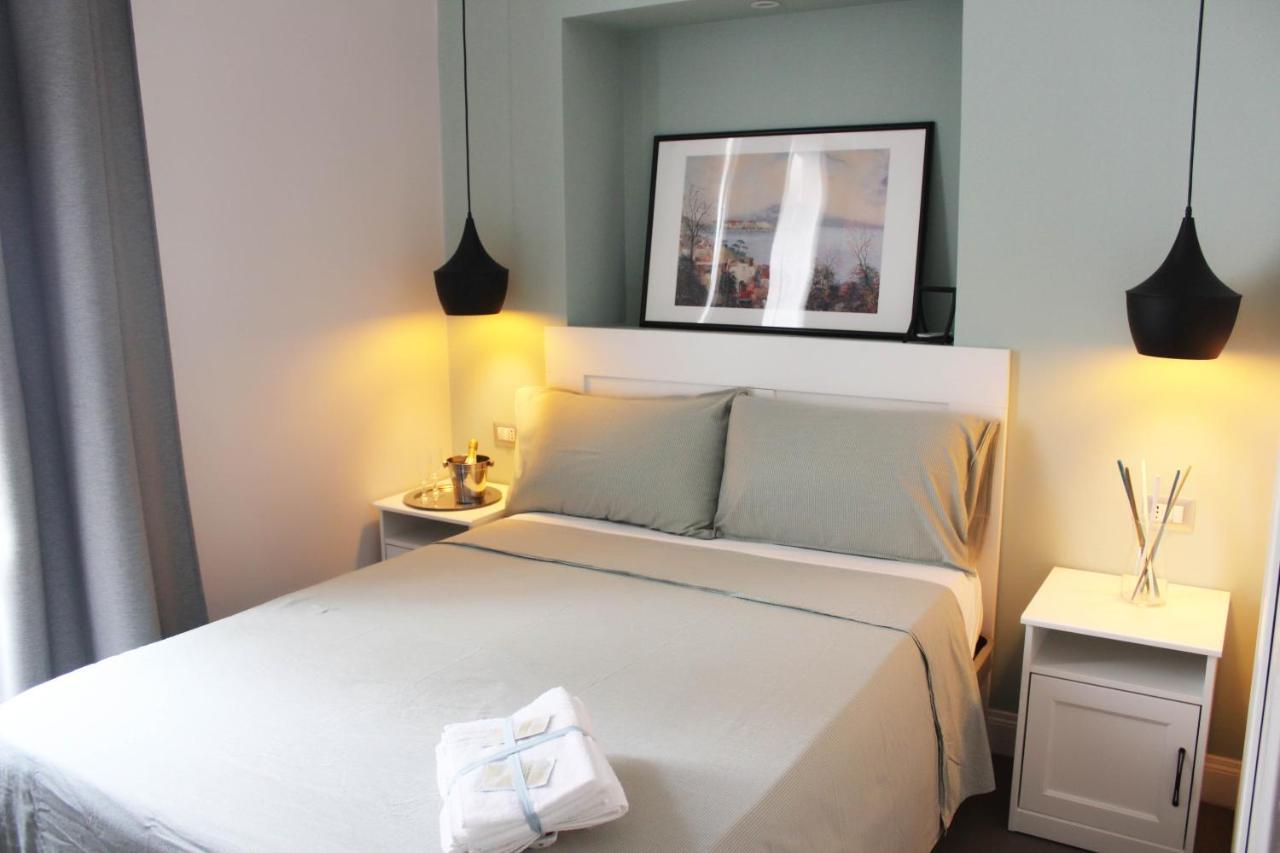 Bed and Breakfast Residenza La Scala Napoli Esterno foto